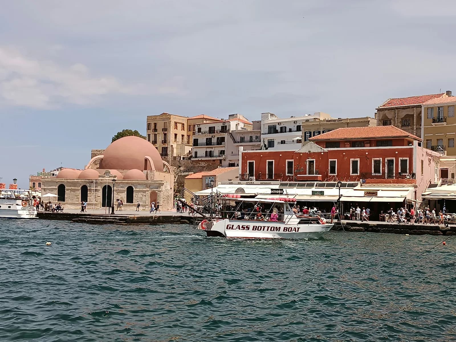 Bateaux dans le vieux port de La Canée