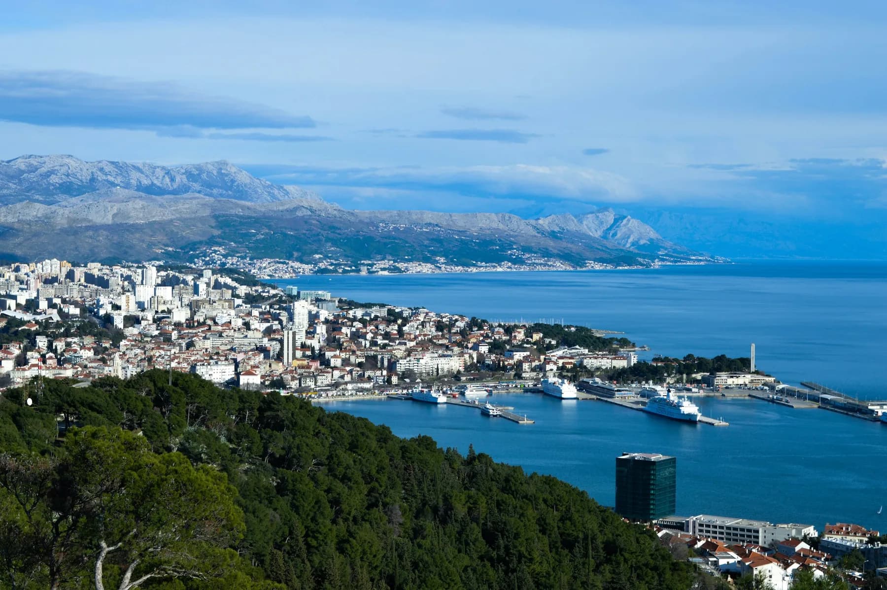 Split and its waterfront from above, the starting point of the loop